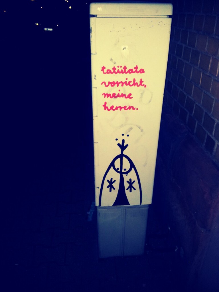 Tatütata, Vorsicht meine Herren - Street Art -Frankfurt